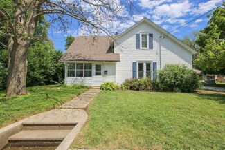 427 6th St, Nevada, IA 50201