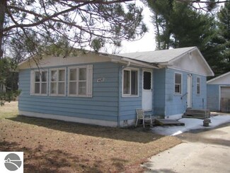 4657 Shady Lane Rd, Oscoda, MI 48750