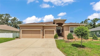 2932 Blackwater Oaks Dr, Mulberry, FL 33860