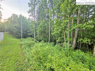 21 Eagle Landing Dr, Crumpler, NC 28617