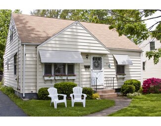 34 Tyrone St, Springfield, MA 01104