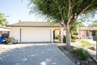 715 Fairhaven Cir, Porterville, CA 93257