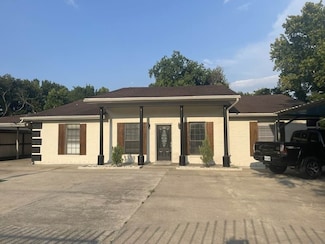 1827 1/2 Isom St, Houston, TX 77039