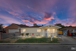 202 Madison St, Bakersfield, CA 93307