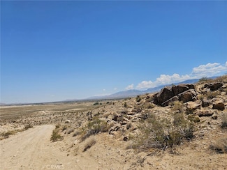 404 Gobar Rd, Lucerne Valley, CA 92356