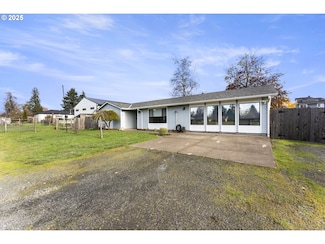 270 S Pershing St, Mount Angel, OR 97362