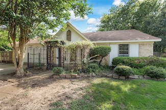 413 Texas Ave, Hewitt, TX 76643