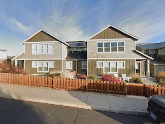 2755 SW Greens Blvd Unit 16, Redmond, OR 97756