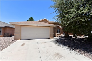 820 Saguaro Park Ct, El Paso, TX 79932