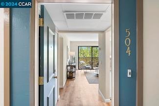 460 N Civic Dr Unit 504, Walnut Creek, CA 94596