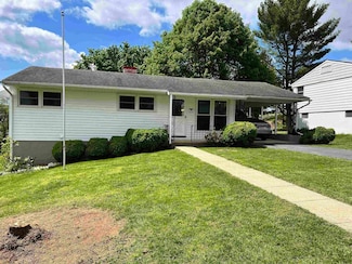 2516 S Sharlaine Dr, Staunton, VA 24401