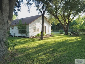 302 Madeley Ave, Combes, TX 78535