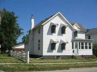 319 S Railroad Ave, Paxton, IL 60957