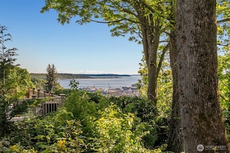 2531 11th Ave W, Seattle, WA 98119