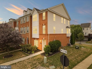 43167 Loudoun Reserve Dr, Ashburn, VA 20148