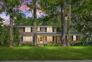 710 S Magnolia St, Summerville, SC 29483