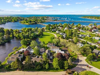 2 Quanaduck Cove Ct, Stonington, CT 06378