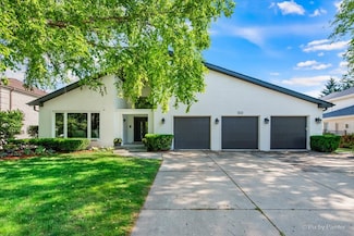 3713 Vantage Ln, Glenview, IL 60026