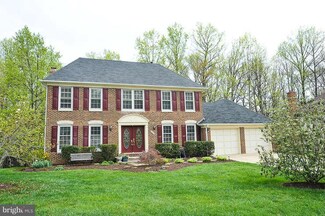 4609 Tapestry Dr, Fairfax, VA 22032