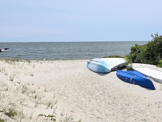 83 Breakwater Shores #1 Dr, Hyannis, MA 02601