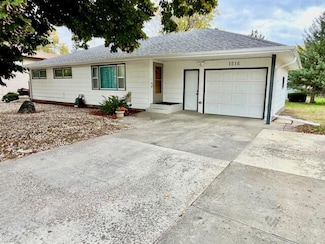 1516 N Dakota St, Aberdeen, SD 57401