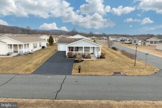 101 Red Wing Ct, Bechtelsville, PA 19505