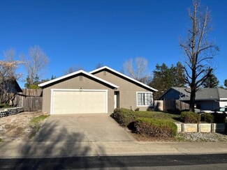 931 Grouse Dr, Redding, CA 96003