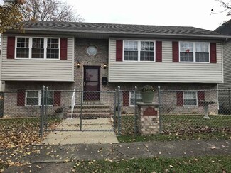 1017 Pine St, Kenova, WV 25530