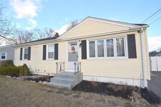 56 Pettis Dr, Warwick, RI 02889