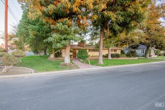 220 Oakbank Rd, Bakersfield, CA 93304