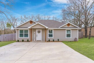 205 W Cedar St, Whitewright, TX 75491