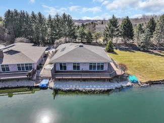 3300 Island Club N Unit 5, Mount Pleasant, WI 53405