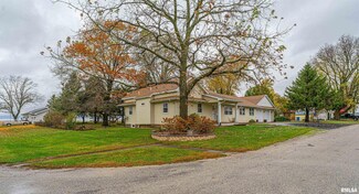 127 Elm Ave, Cornland, IL 62519