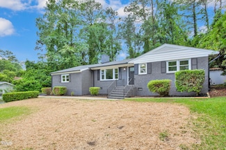 1717 McGougan Rd, Fayetteville, NC 28303