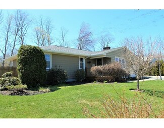 137 Victor St, Somerset, MA 02726