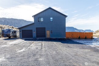 41 Copper Ave, Electric City, WA 99123