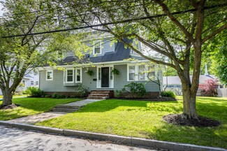 17 Dennett St, Portland, ME 04102
