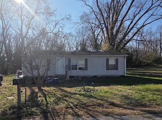 608 W Cherry St, Boonville, IN 47601