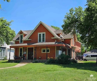 803 N Cedar St, Abilene, KS 67410