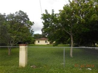880 NW 153rd St, Miami, FL 33169