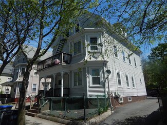 122 Hamilton St, Providence, RI 02907