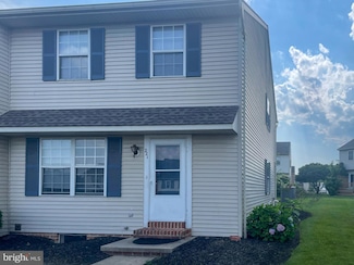 221 Greenland Dr, Lancaster, PA 17602