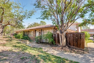 4427 Westminster Dr, Irving, TX 75038