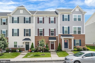 612 Holywell Dr, Malvern, PA 19355