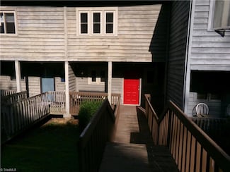 1074 Hickory Glen Rd, Winston Salem, NC 27106