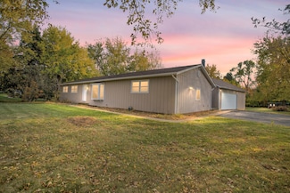 7N191 Nancy Ln, Saint Charles, IL 60175