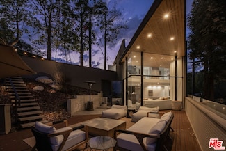 7187 Macapa Dr, Los Angeles, CA 90068