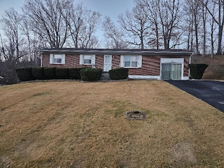 215 W Mountain View Ave, Bluefield, VA 24605