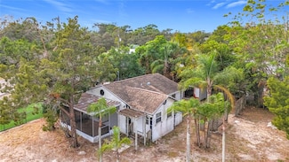 569 Dixie Hwy, Tarpon Springs, FL 34689