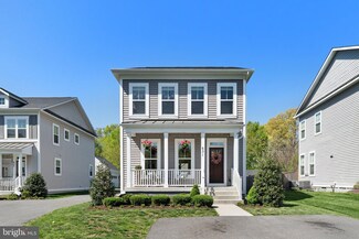 631 E G St, Purcellville, VA 20132